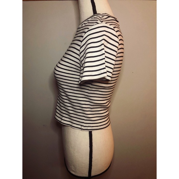 Divided Black and White Striped Crop Top - Picture 2 of 6